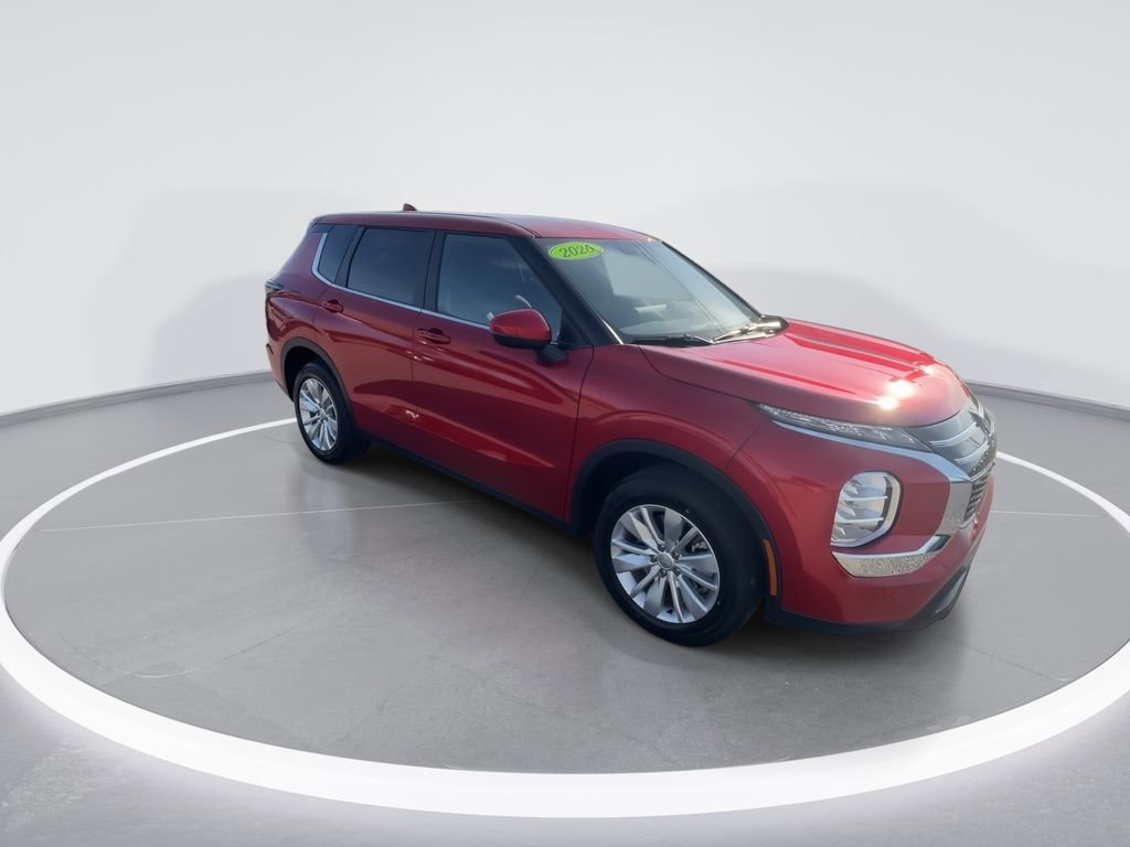 New 2026 Mitsubishi Outlander ES FWD image 2