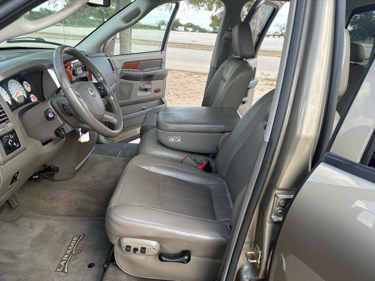 Used 2006 Dodge Ram 2500 Truck Laramie AWD/4WD image 38