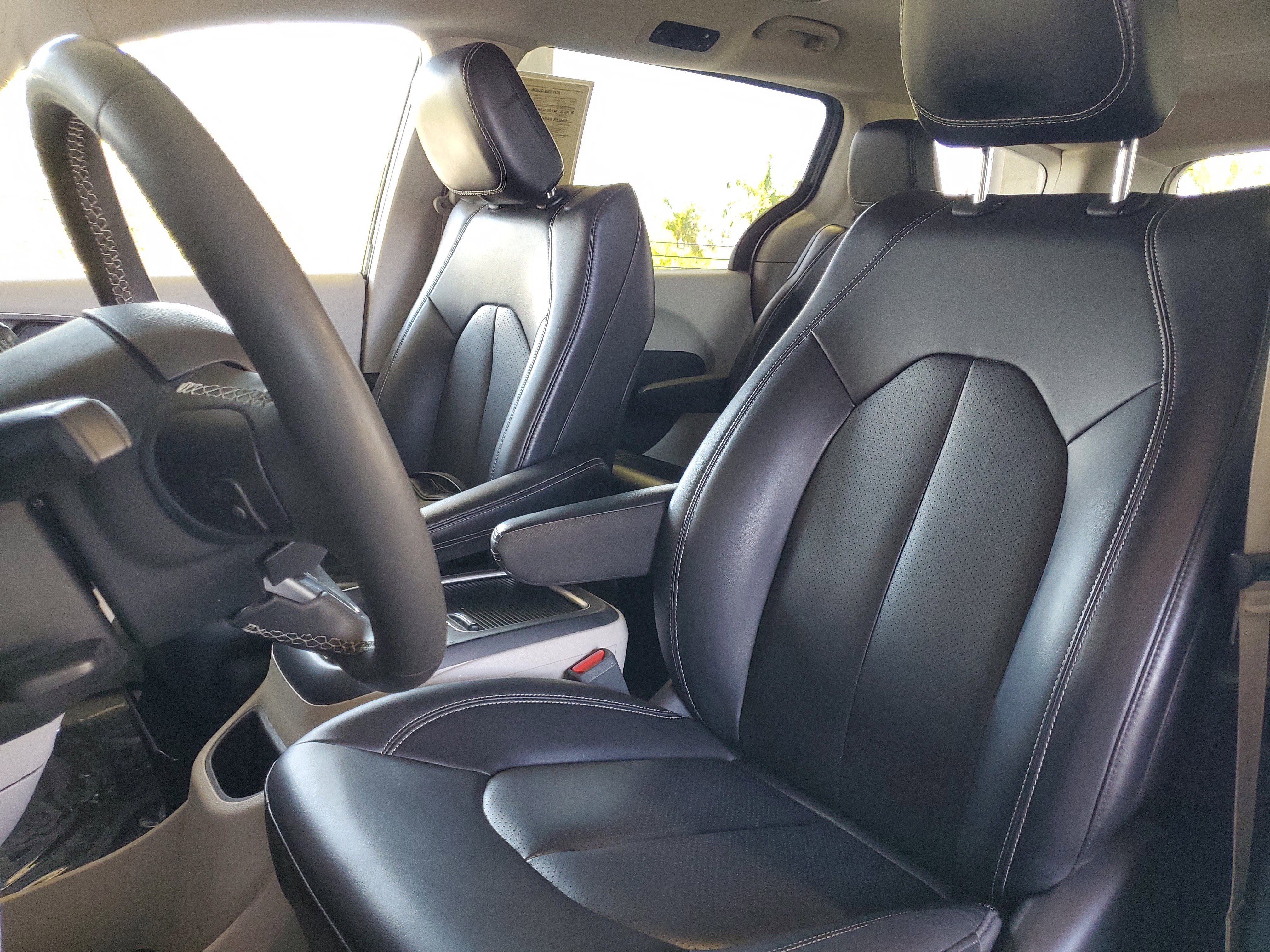 Certified 2023 Chrysler Pacifica Touring-L FWD image 20