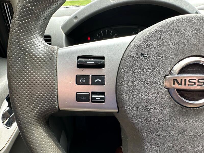 Used 2021 Nissan Frontier SV w/ Midnight Edition Floor Mats image 12