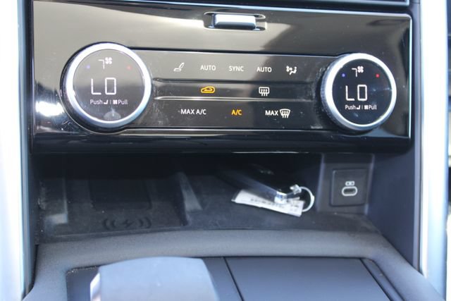 Used 2024 Land Rover Discovery S AWD/4WD image 19