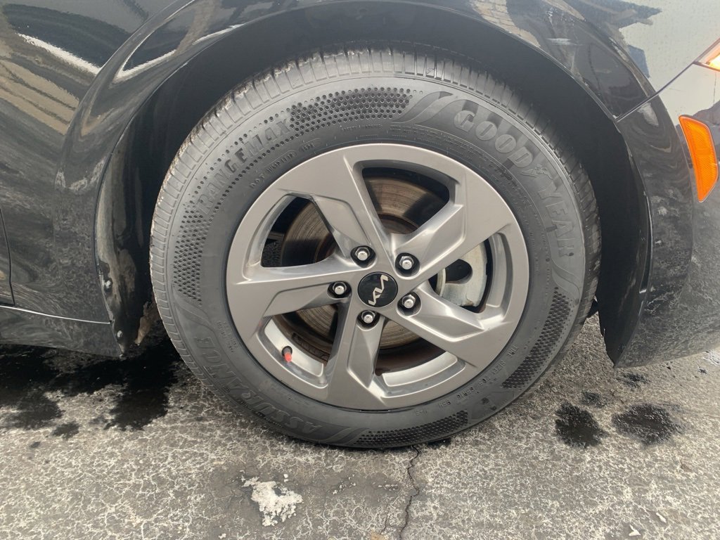 Used 2022 Kia K5 LXS image 9