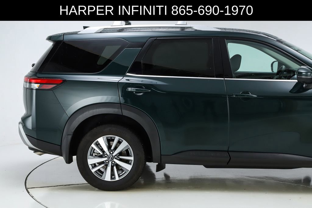 Used 2025 Nissan Pathfinder SL image 12