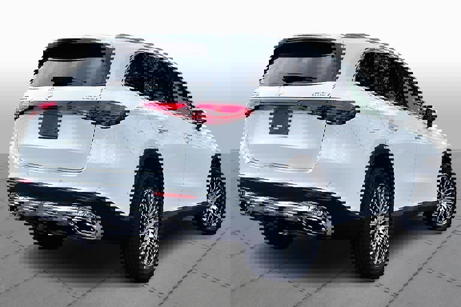 Used 2024 Mercedes-Benz GLC 300 4MATIC image 13