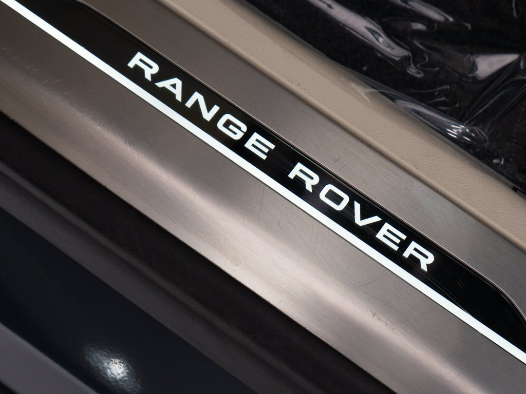 Used 2026 Land Rover Range Rover SE AWD/4WD image 13