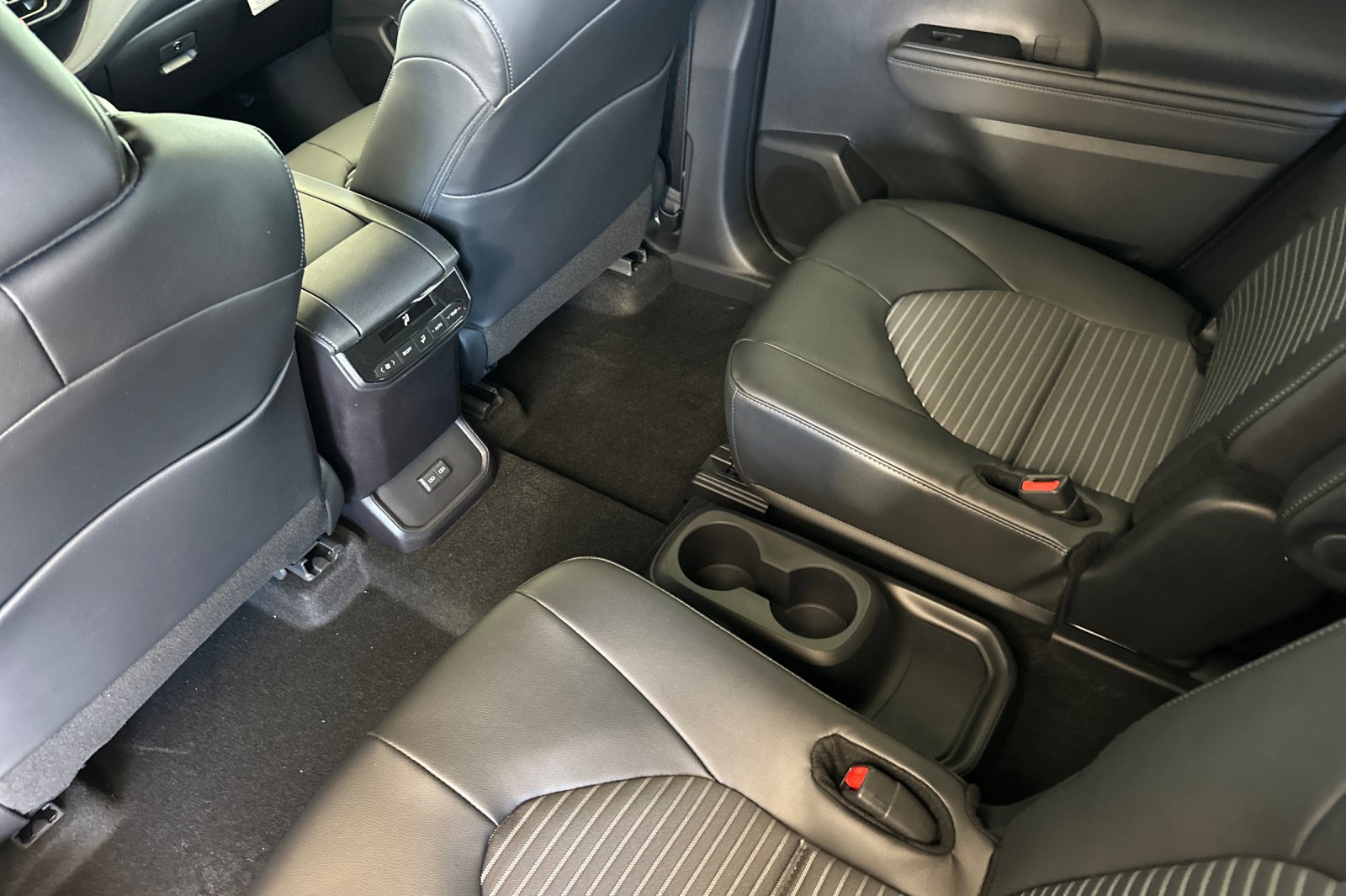 New 2025 Toyota Highlander XSE image 10