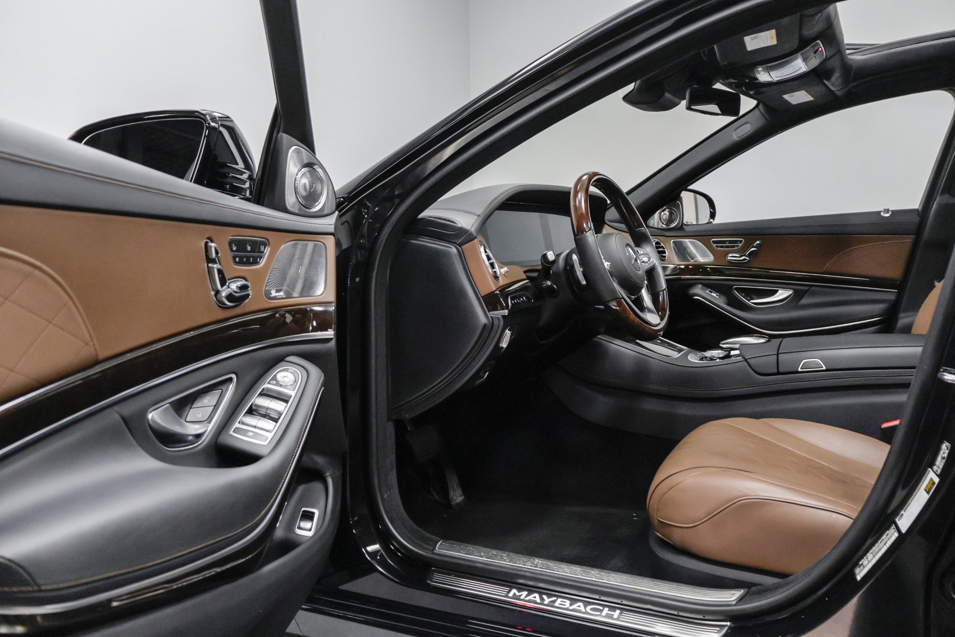 Used 2019 Mercedes-Benz Maybach S 560 4MATIC image 37
