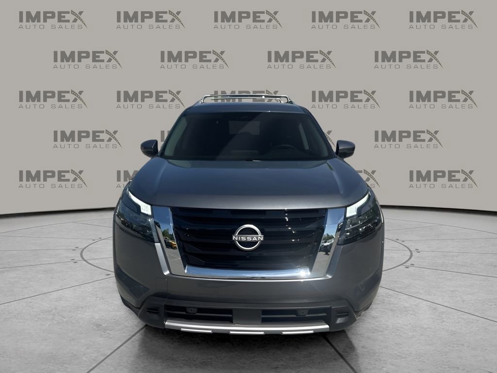 Used 2025 Nissan Pathfinder SL AWD/4WD image 9