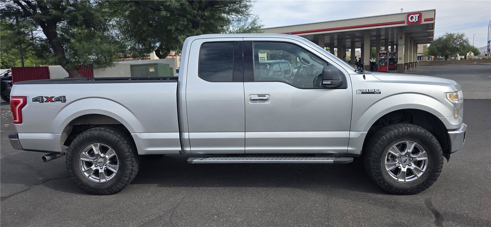 Used 2016 Ford F150 XLT w/ Equipment Group 302A Luxury AWD/4WD image 4