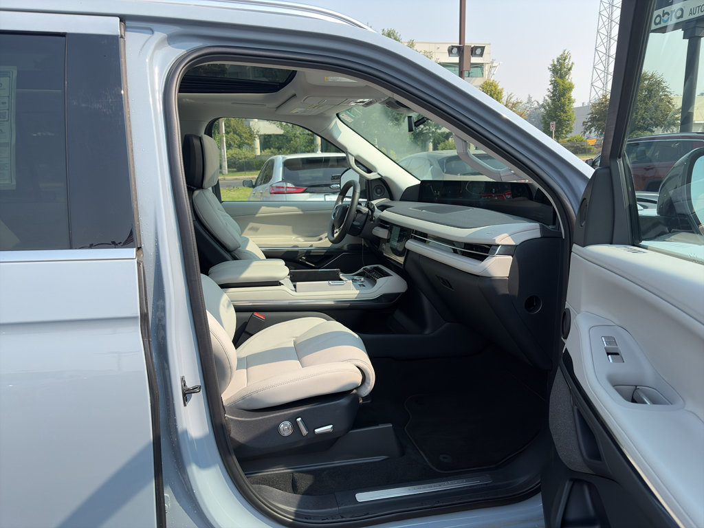New 2026 Lincoln Navigator Reserve AWD/4WD image 20