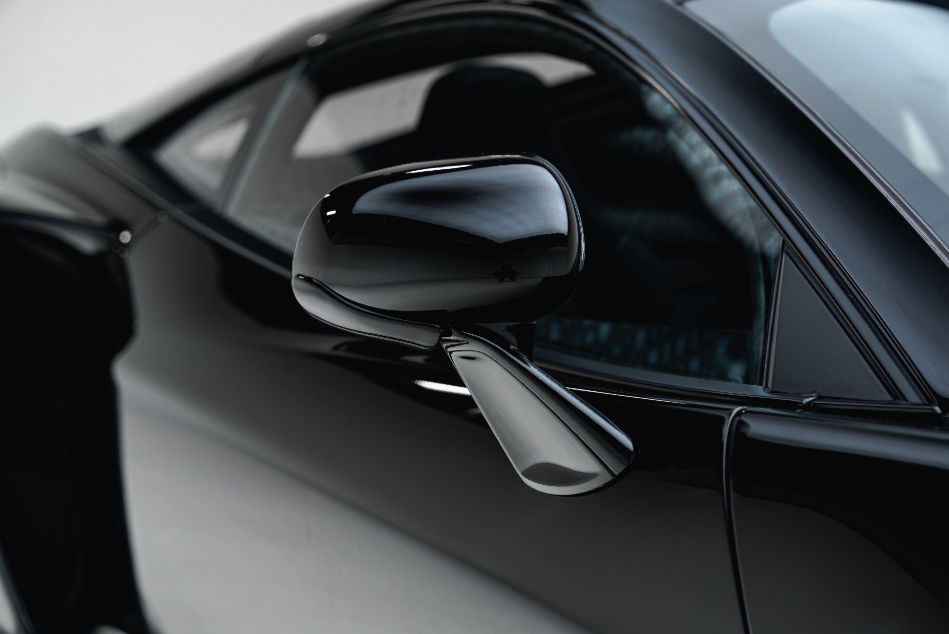 Used 2023 McLaren GT RWD image 23