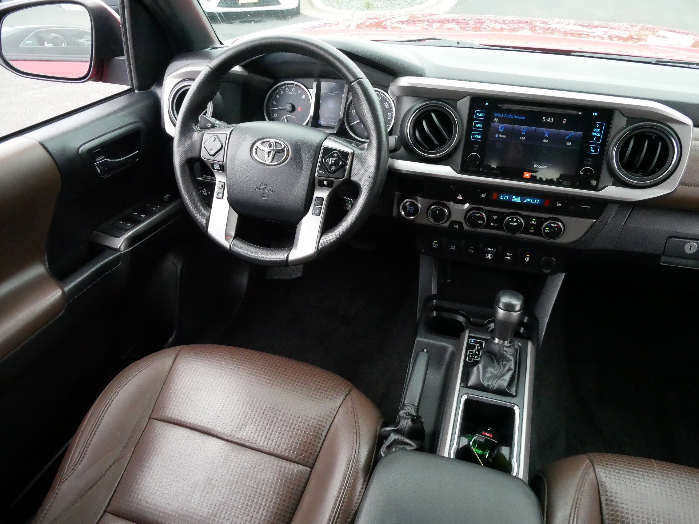 Used 2019 Toyota Tacoma Limited image 9