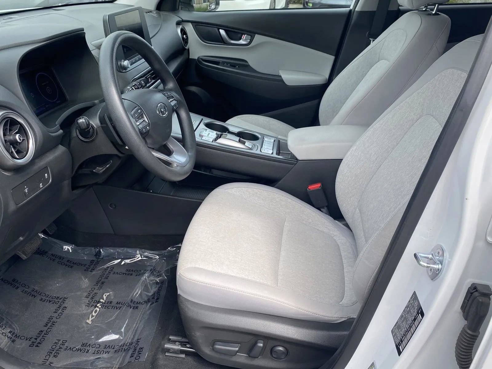 Used 2023 Hyundai Kona SE FWD image 11