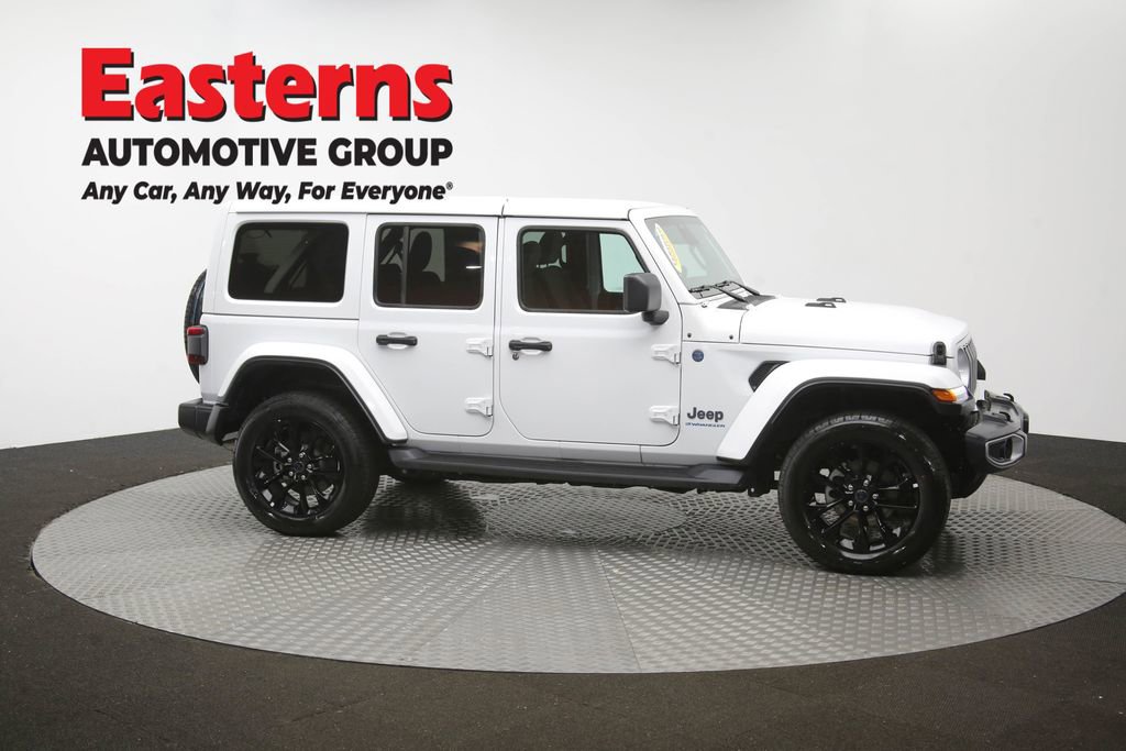 Used 2025 Jeep Wrangler Unlimited Sahara AWD/4WD image 42