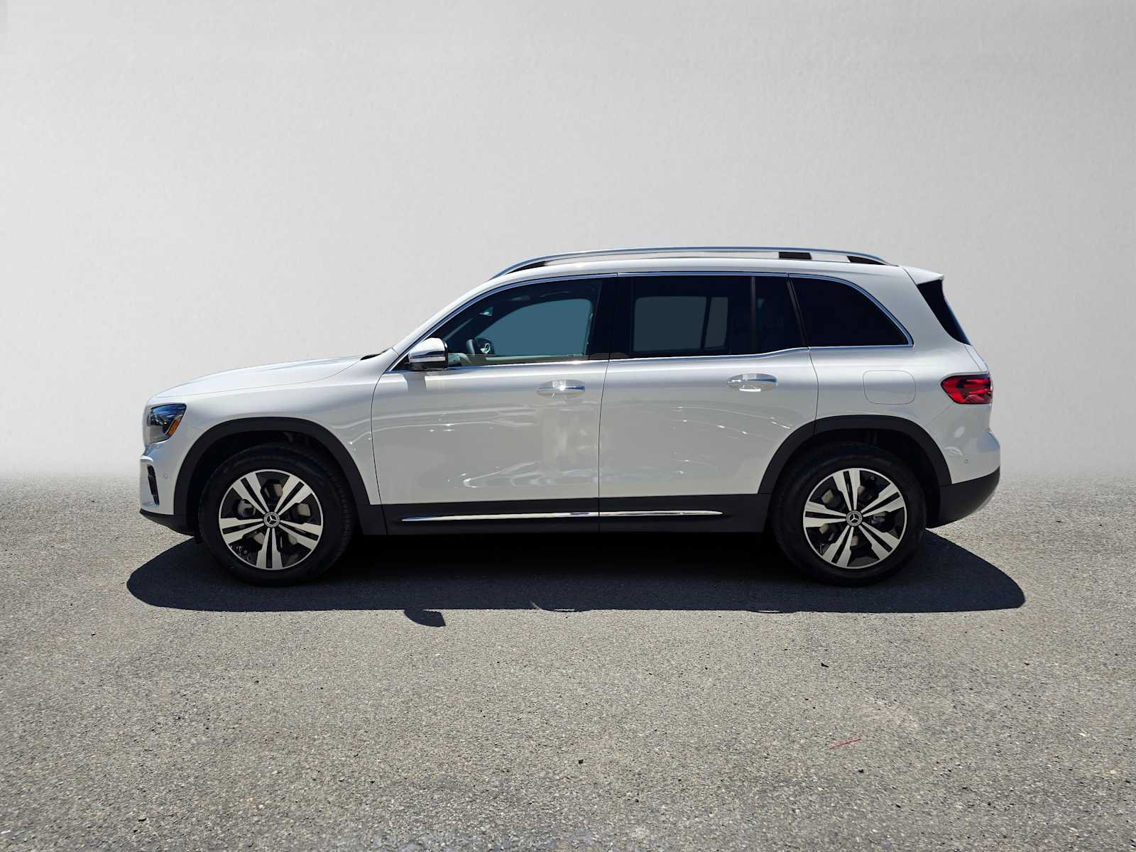 New 2026 Mercedes-Benz GLB 250 4MATIC image 6