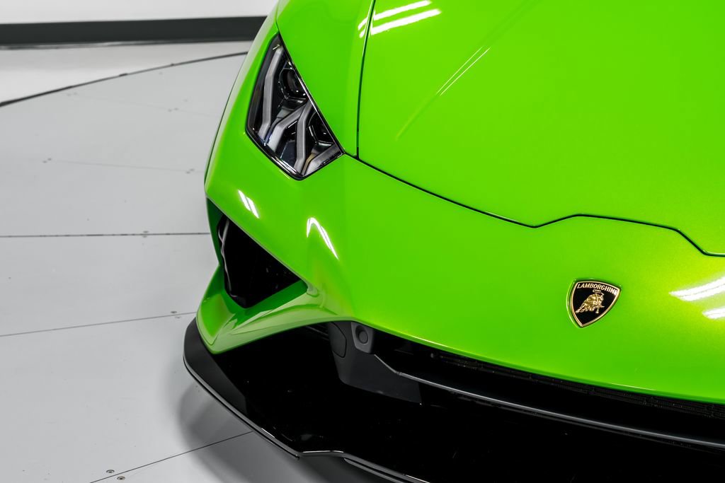 Used 2022 Lamborghini Huracan EVO RWD image 40
