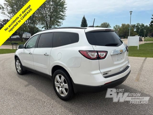 Used 2017 Chevrolet Traverse LT w/ Style and Technology Package FWD image 4
