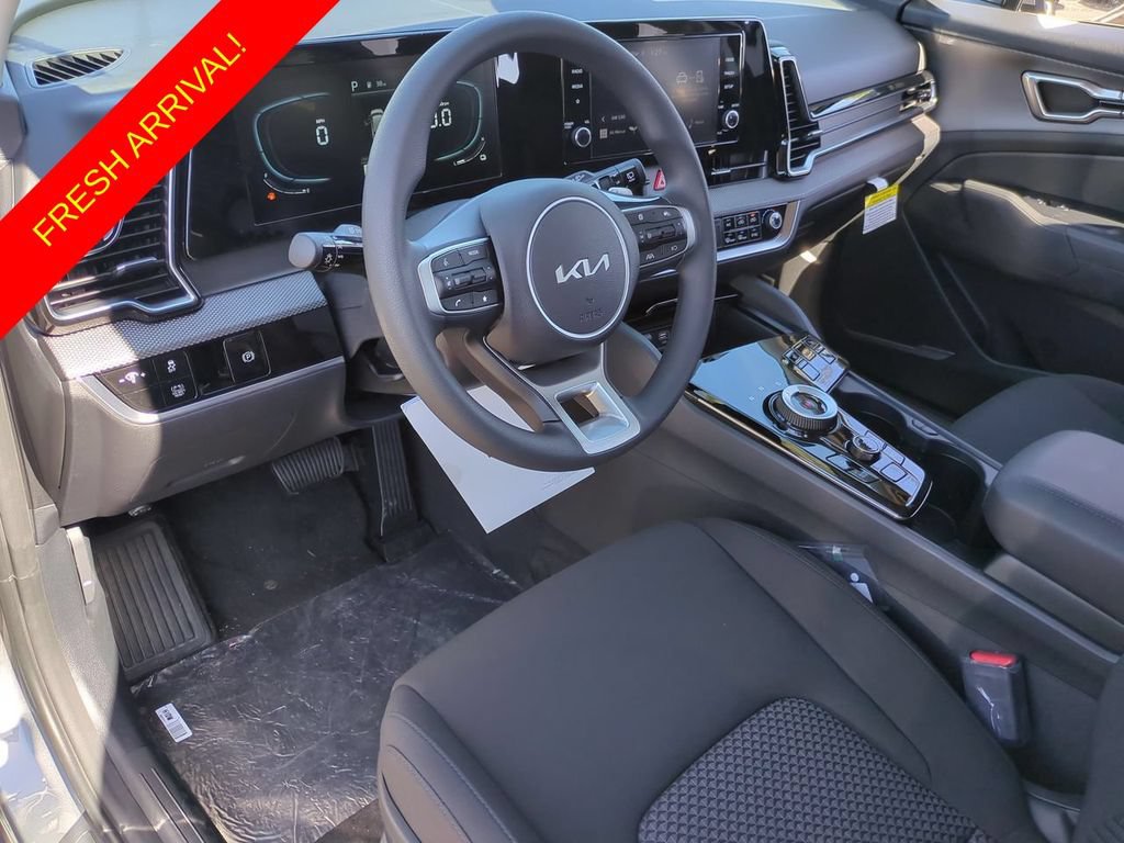 Used 2025 Kia Sportage LX AWD/4WD image 9