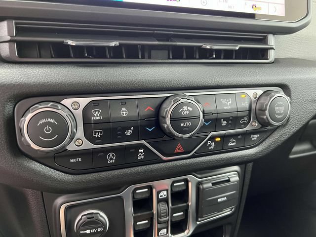 New 2025 Jeep Gladiator Sport AWD/4WD image 21