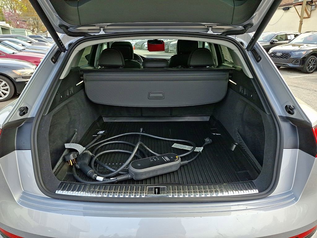 Used 2023 Audi e-tron Premium w/ Convenience Plus Package image 30