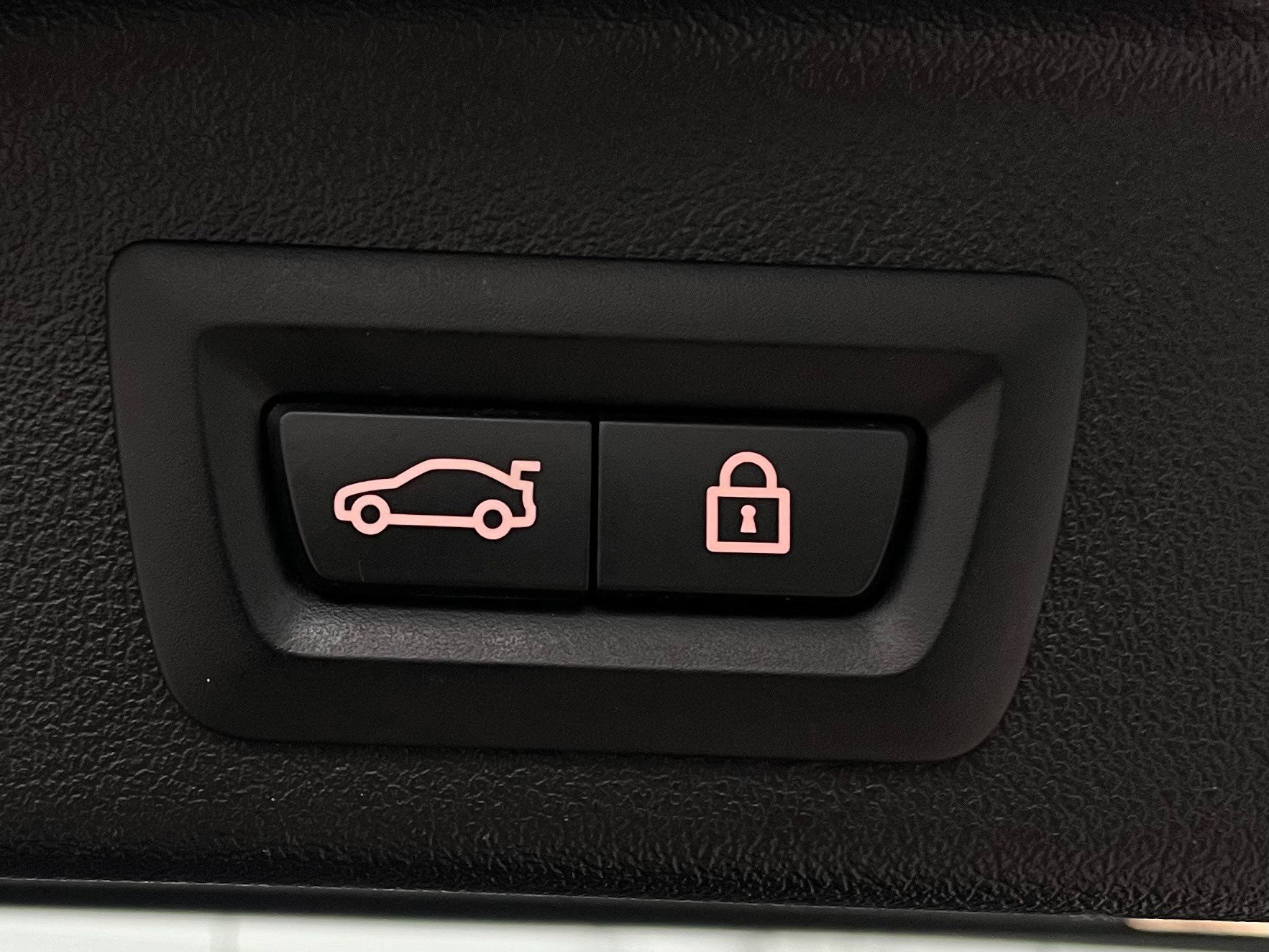 Used 2022 BMW X5 M50i w/ Executive Package image 45