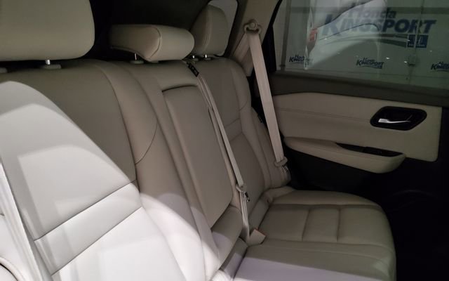 Used 2023 Nissan Rogue SL image 18