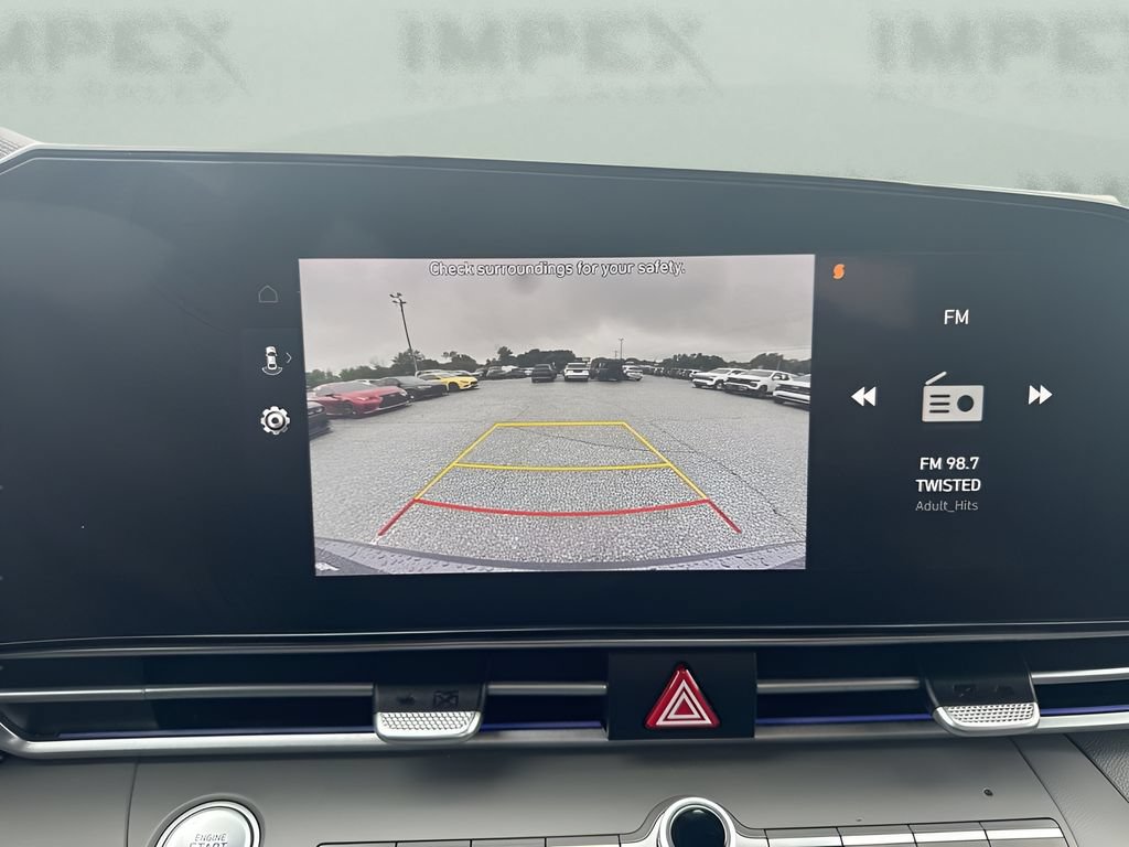 Used 2024 Hyundai Elantra SEL FWD image 19