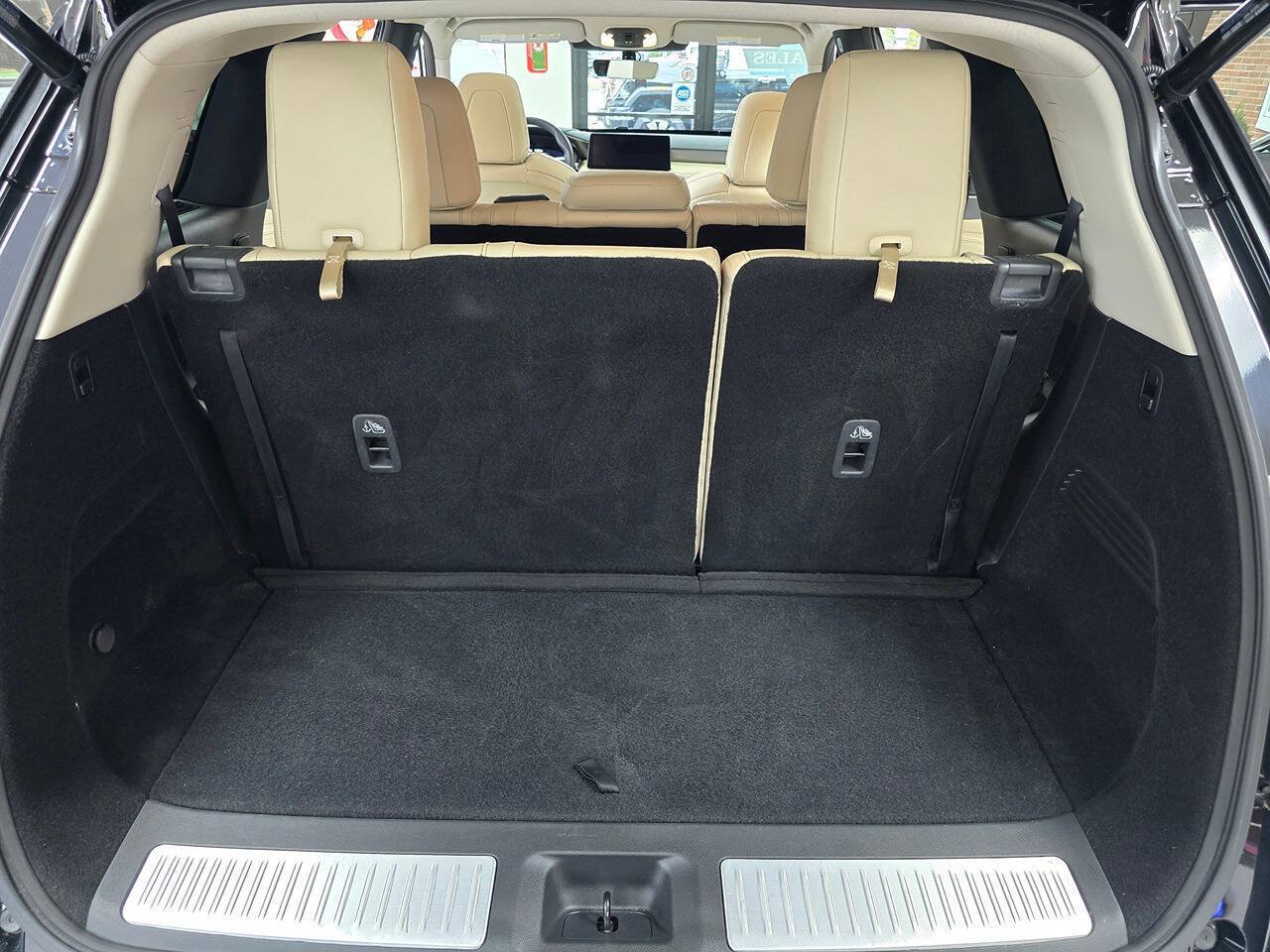 Used 2023 INFINITI QX60 Luxe w/ Cargo Package AWD/4WD image 38