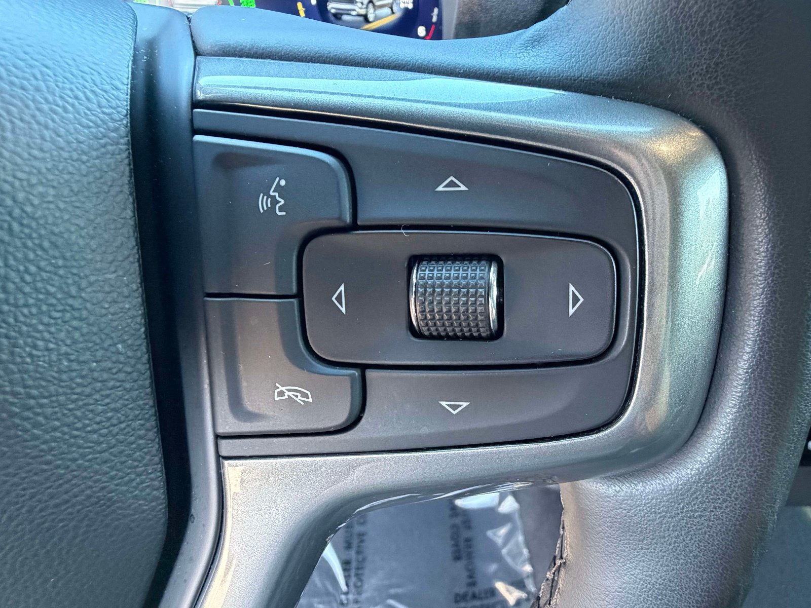 Used 2023 Chevrolet Silverado 1500 LT AWD/4WD image 13
