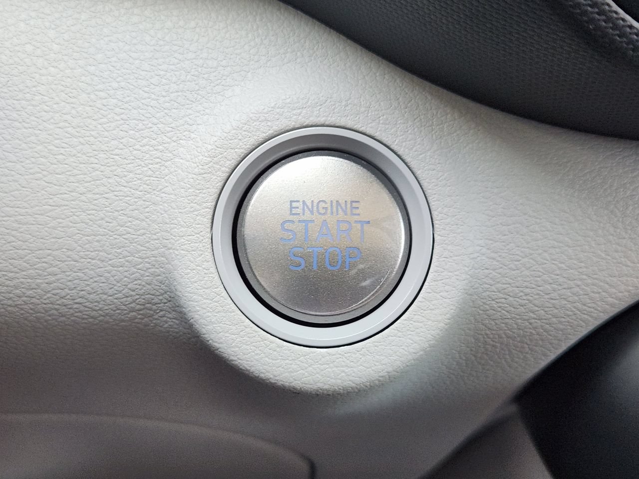 New 2026 Hyundai Venue SEL FWD image 15