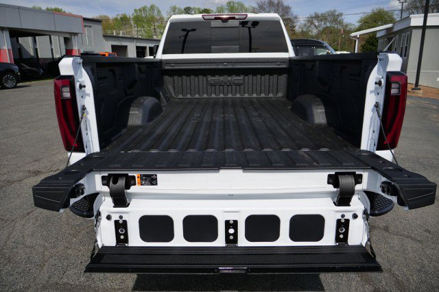 Used 2026 GMC Sierra 3500 Denali w/ Denali Reserve Package image 31