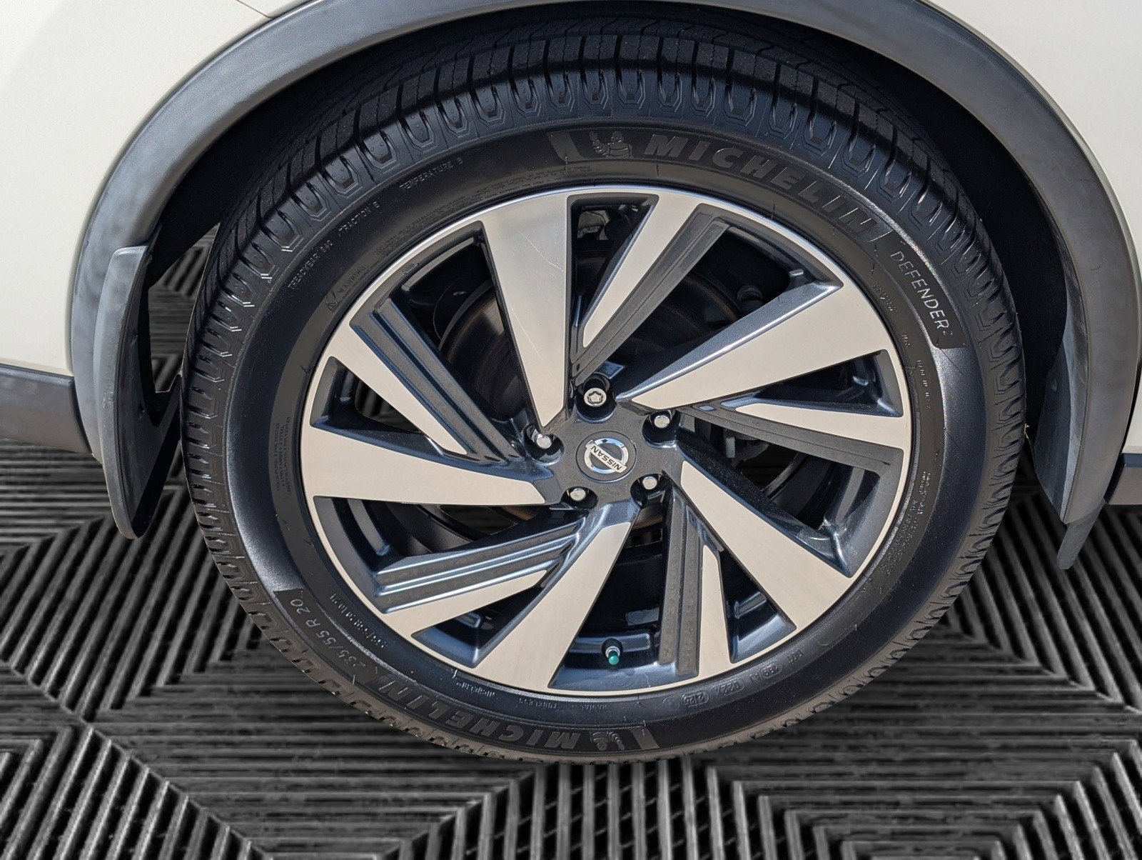 Used 2018 Nissan Murano Platinum w/ Cargo Package image 24