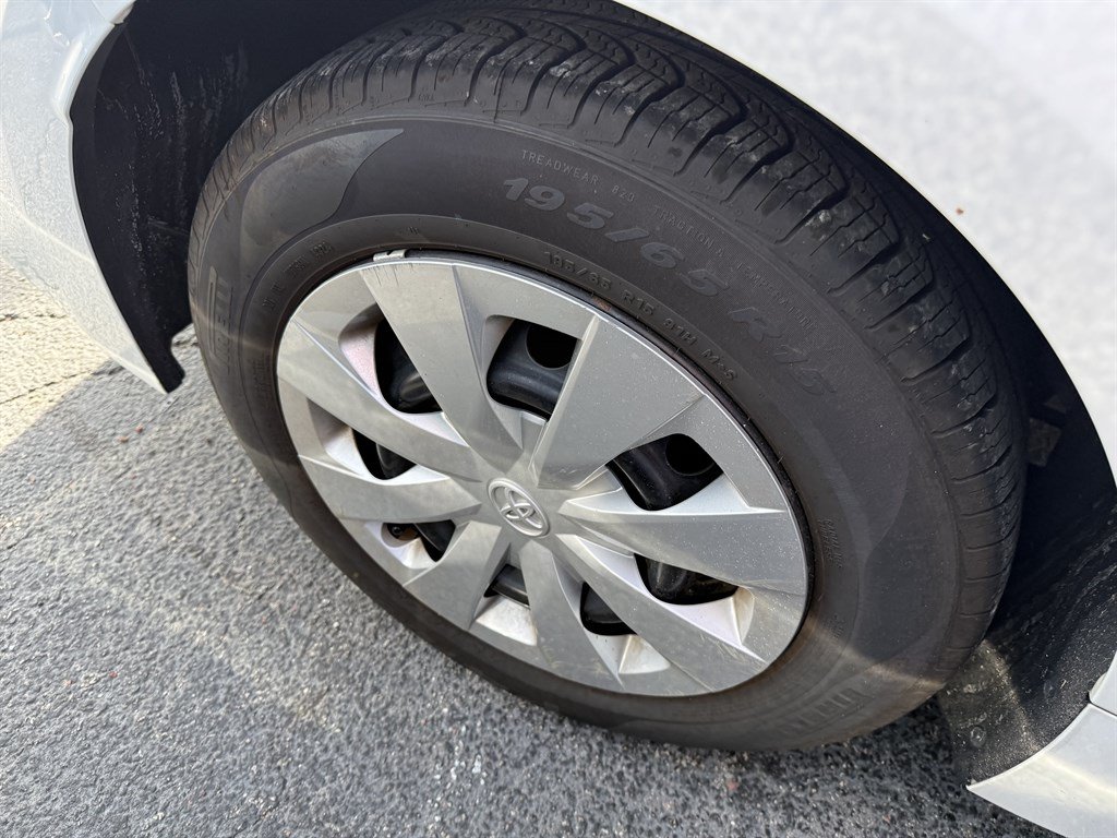 Used 2021 Toyota Corolla L FWD image 8