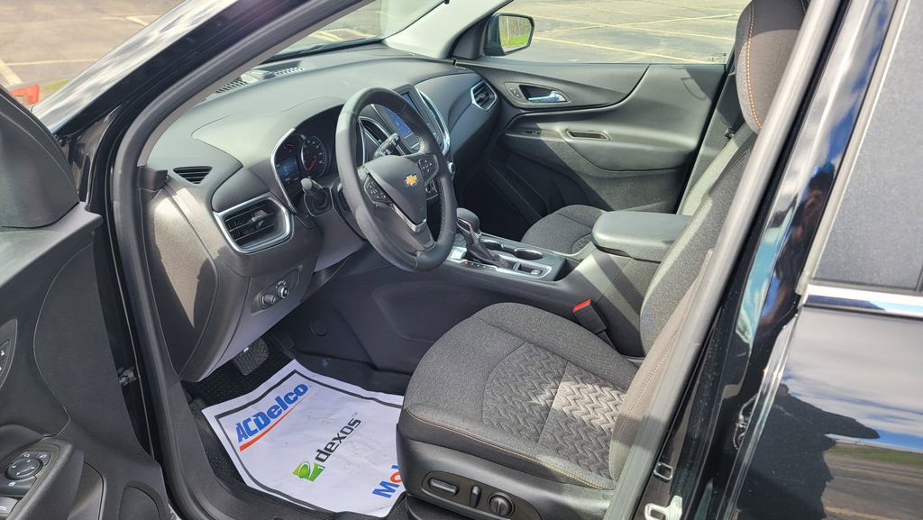 Used 2024 Chevrolet Equinox LT w/ LPO, Floor Liner Package image 18
