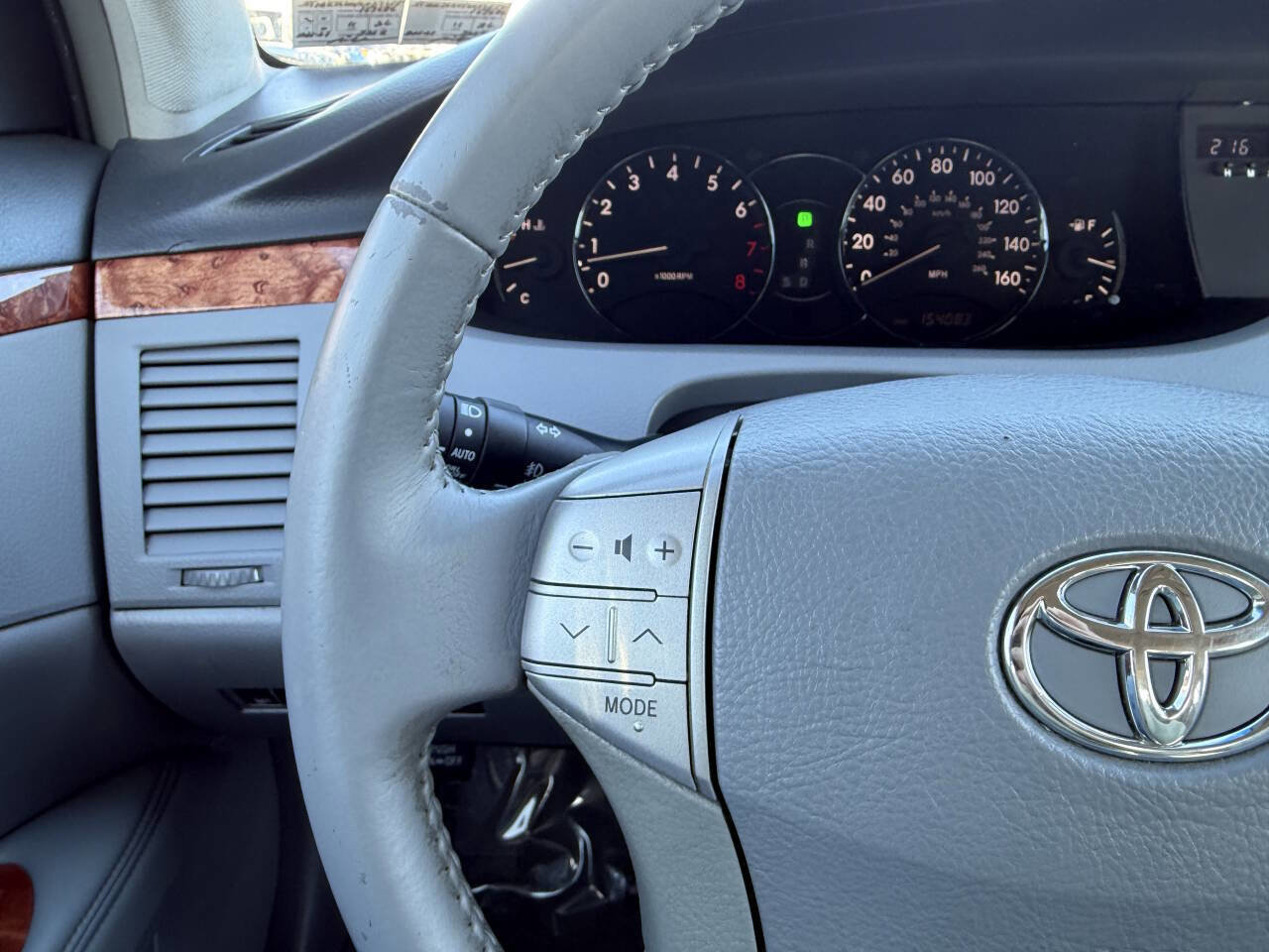 Used 2005 Toyota Avalon XLS image 15