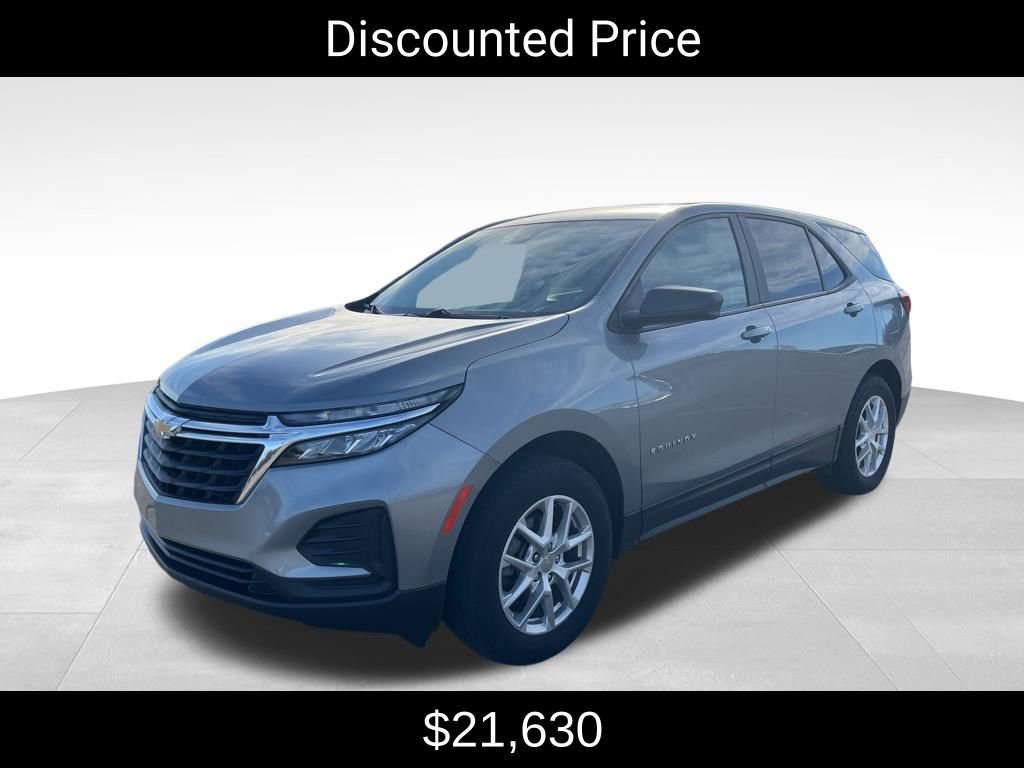 Used 2023 Chevrolet Equinox LS w/ LS Convenience Package image 3