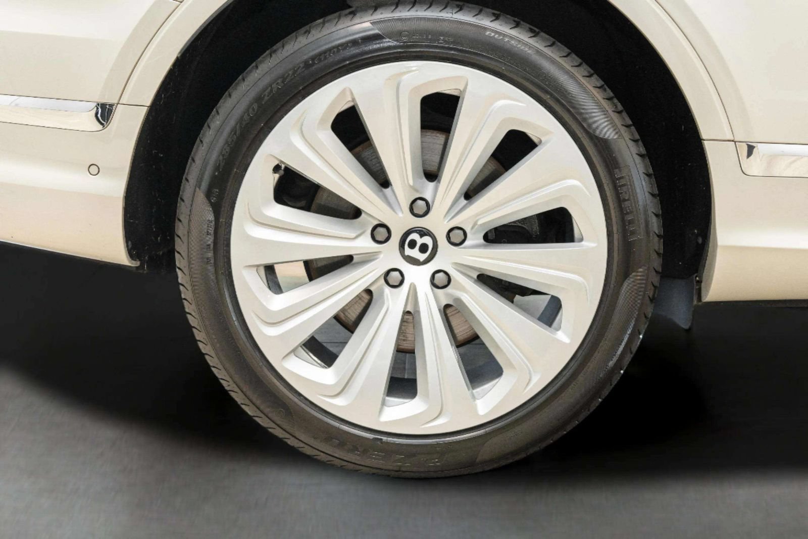 Used 2022 Bentley Bentayga AWD/4WD image 69