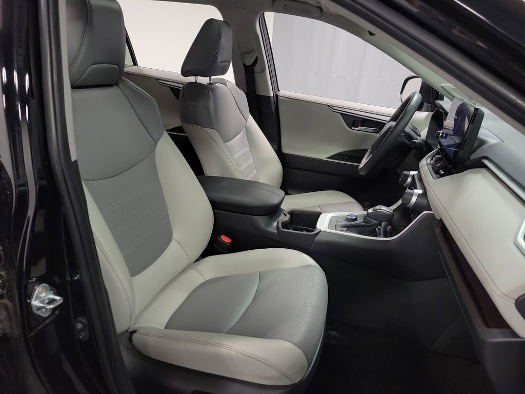 Used 2024 Toyota RAV4 Limited AWD/4WD image 26
