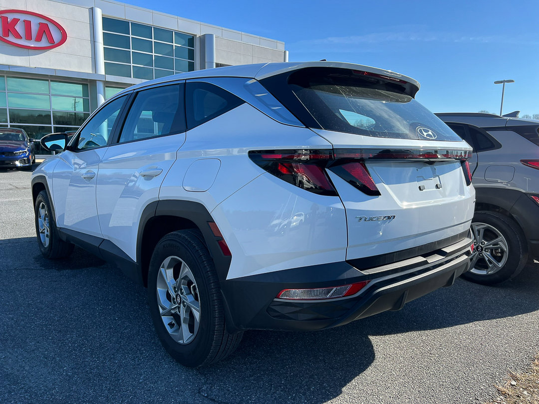 Used 2023 Hyundai Tucson SE image 3