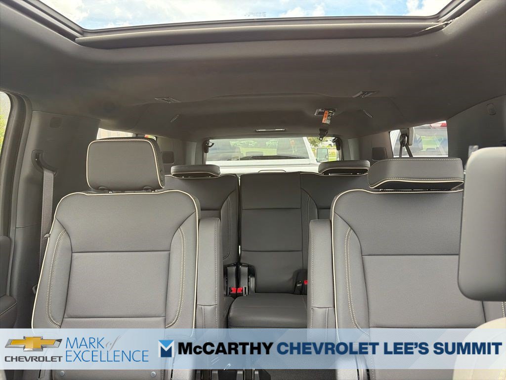 New 2026 Chevrolet Suburban Premier AWD/4WD image 14