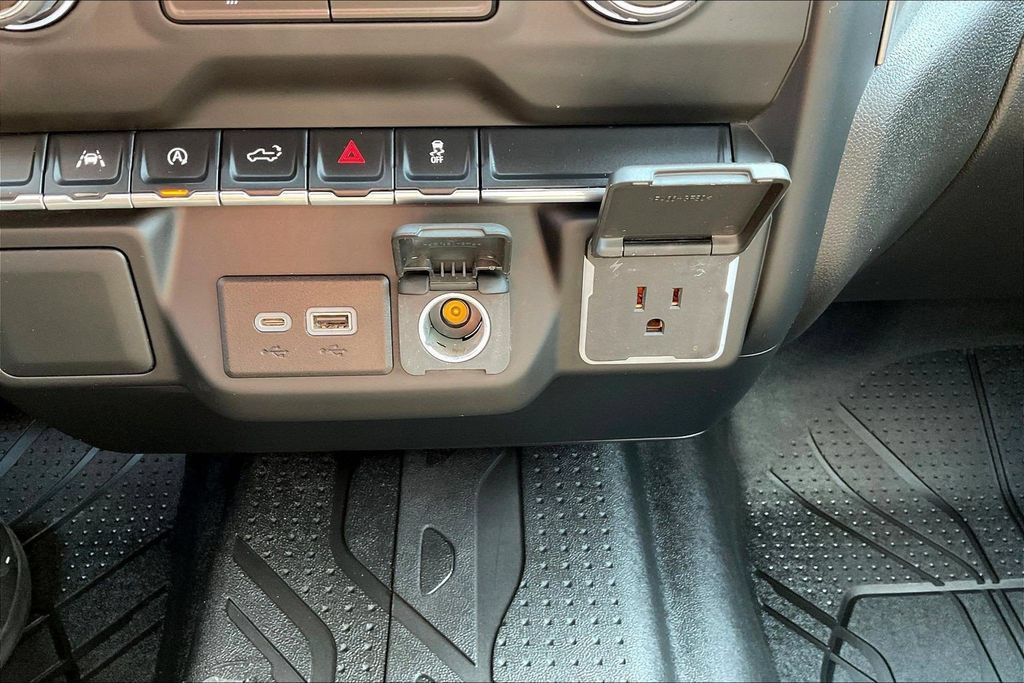 Used 2022 Chevrolet Silverado 1500 Custom AWD/4WD image 19