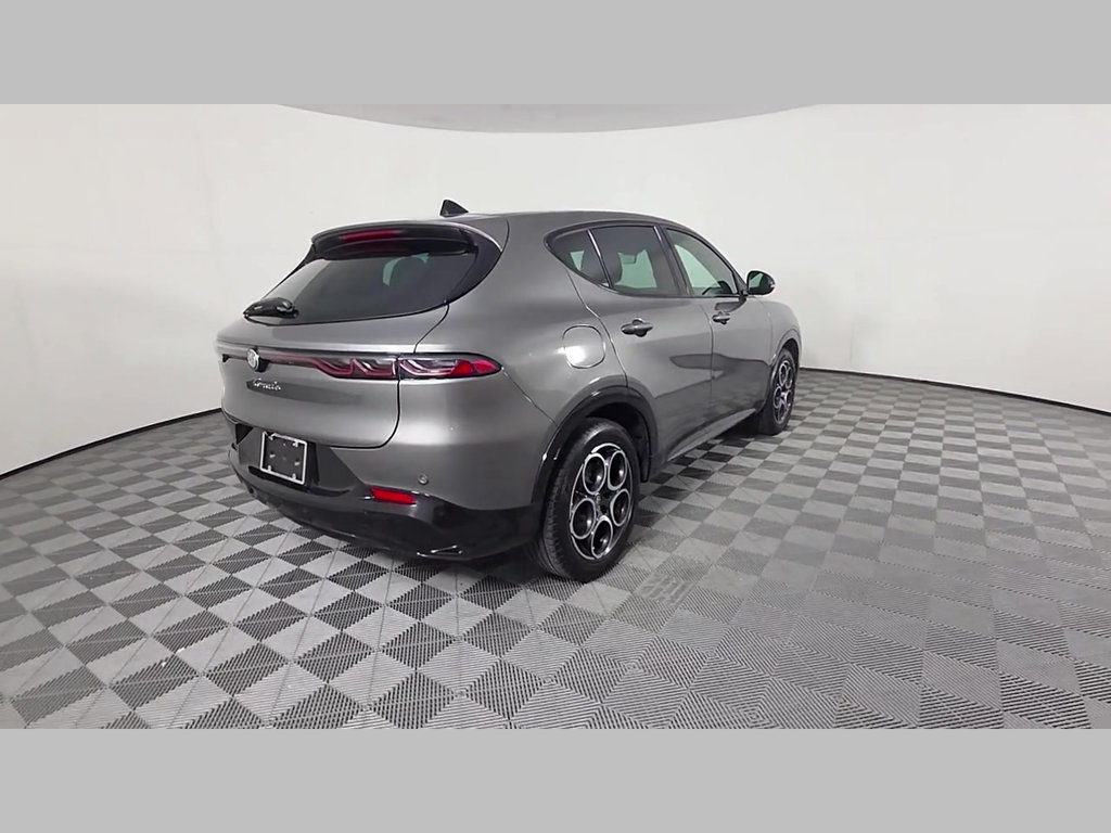 Used 2025 Alfa Romeo Tonale w/ Premium Package AWD/4WD image 40