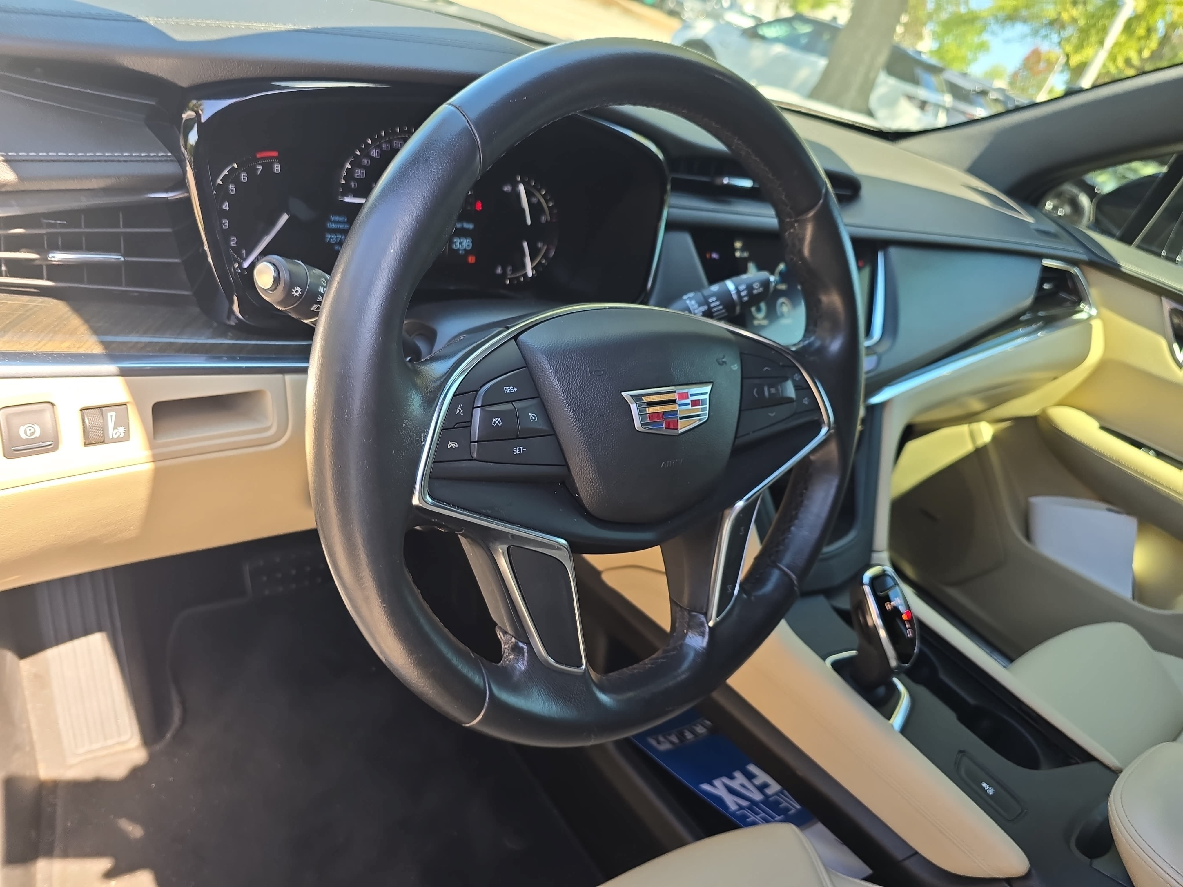 Used 2019 Cadillac XT5 FWD image 16