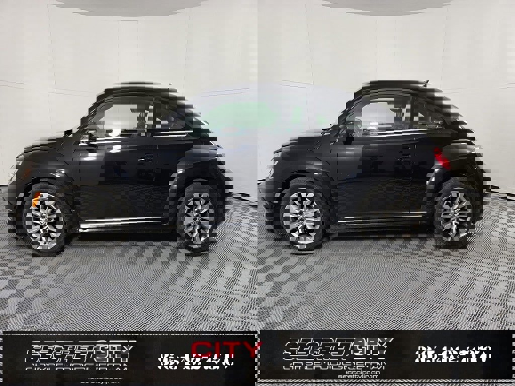 Used 2014 Volkswagen Beetle TDI image 8