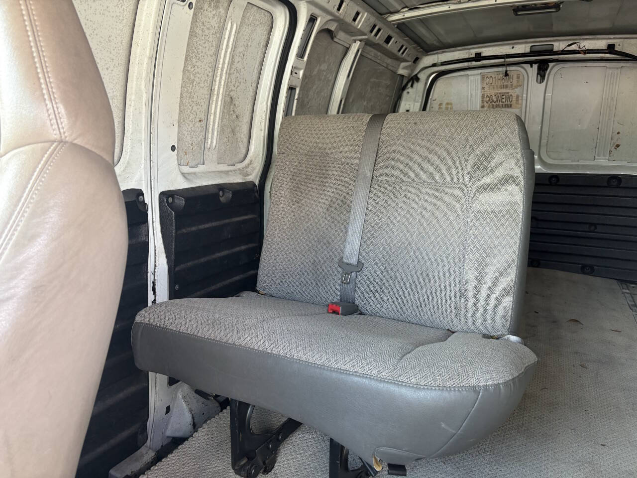 Used 2000 GMC Savana 2500 RWD image 10