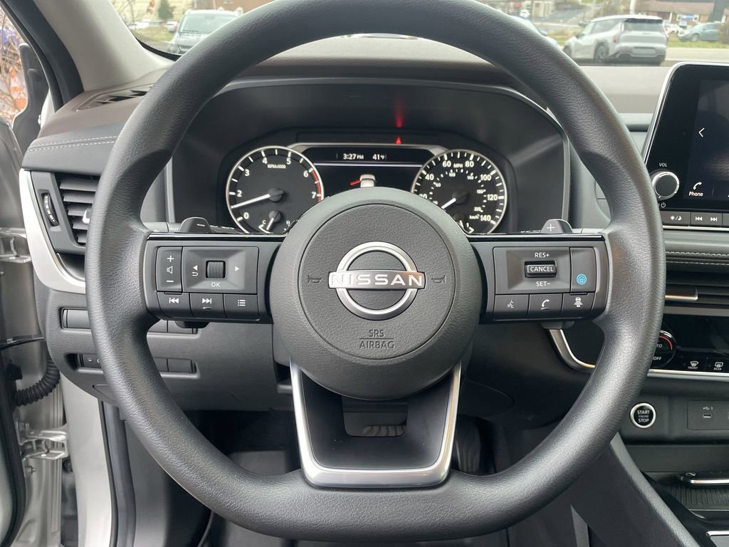 Used 2023 Nissan Rogue SV image 14