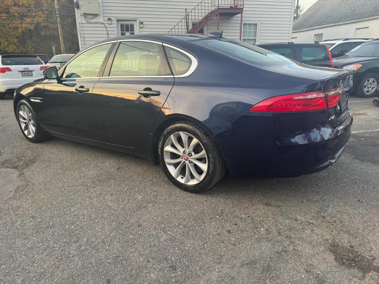 Used 2018 Jaguar XF Premium image 5