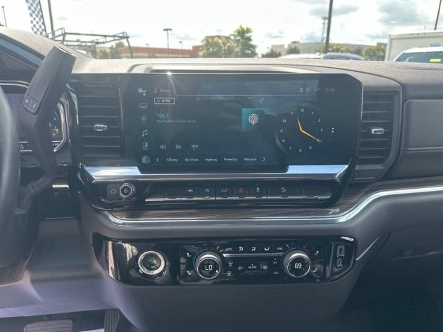 Used 2023 Chevrolet Silverado 1500 LT Trail Boss w/ LPO, Dark Essentials Package AWD/4WD image 22