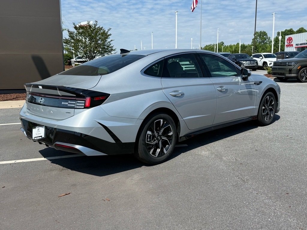 Certified 2025 Hyundai Sonata SEL image 3