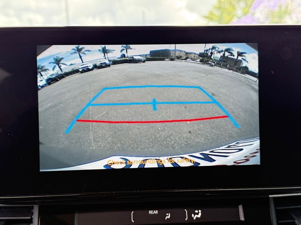 Used 2025 Toyota Sienna XLE w/ XLE Plus Package FWD image 30